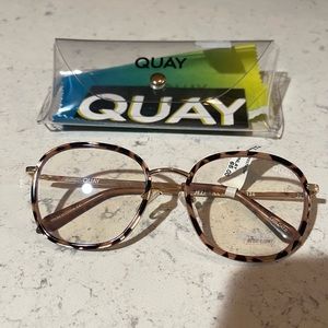 Quay Jezabell glasses